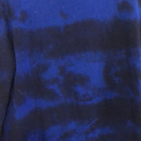 Blue/black tie dye w/ lace back and thumb holes - Picture 2 of 6